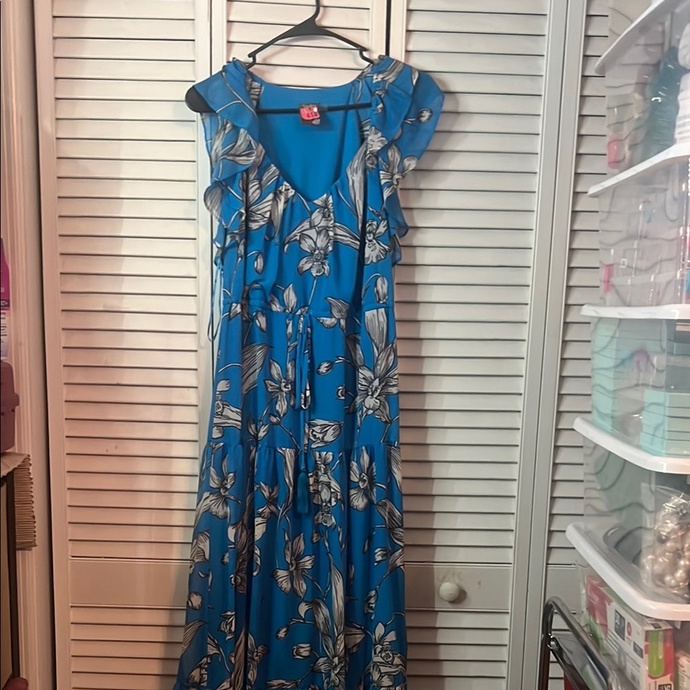 🍀Taylor Floral Blue Maxi Dress